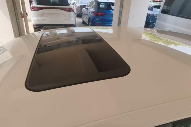 Used Volkswagen Polo 2016 1.6L Automatic Comfort Model Roof