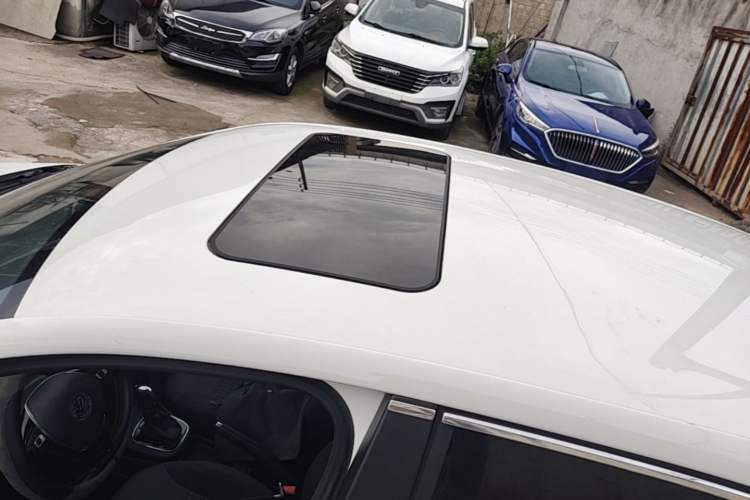 Used Volkswagen Polo 2016 1.6L Automatic Comfort Model Roof