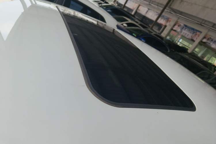 Used Volkswagen Polo 2016 1.6L Automatic Comfort Model Roof