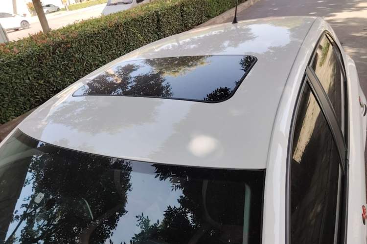 Used Volkswagen Polo 2016 1.6L Automatic Comfort Model Roof