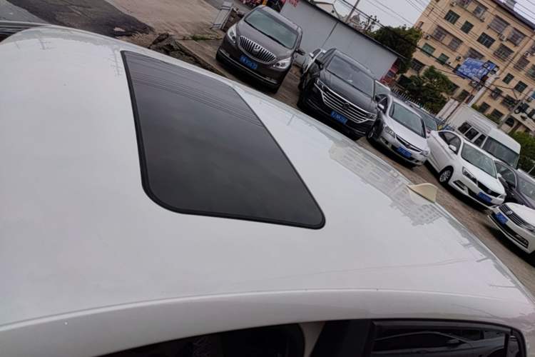 Used Volkswagen Polo 2016 1.6L Automatic Comfort Model Roof