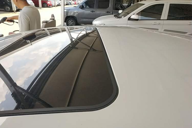 Used Volkswagen Polo 2016 1.6L Automatic Comfort Model Roof