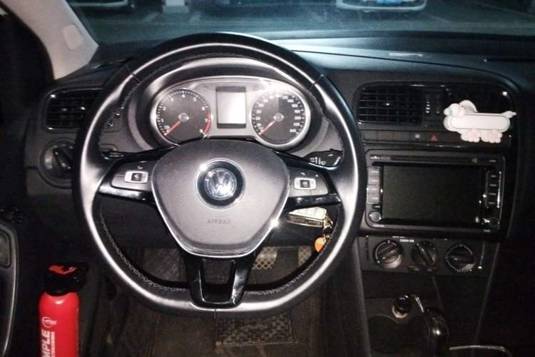Used Volkswagen Polo 2016 1.6L Automatic Comfort Model Steering Wheel