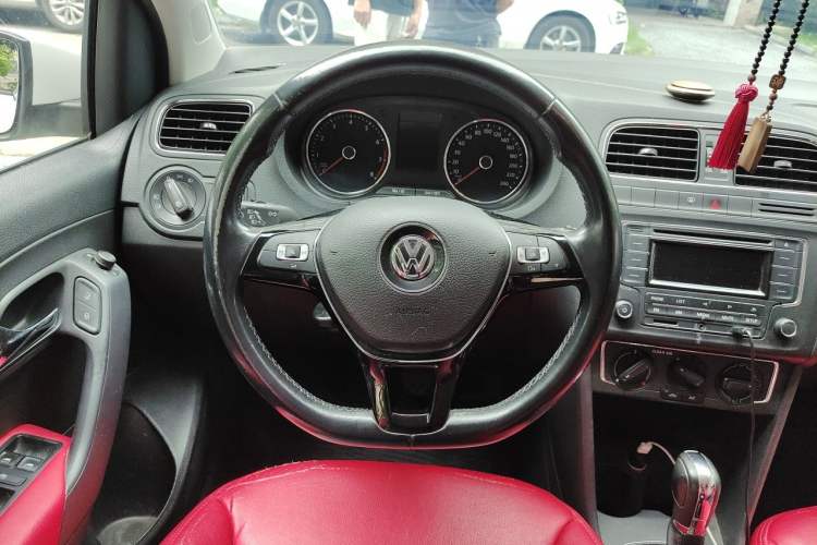 Used Volkswagen Polo 2016 1.6L Automatic Comfort Model Steering Wheel