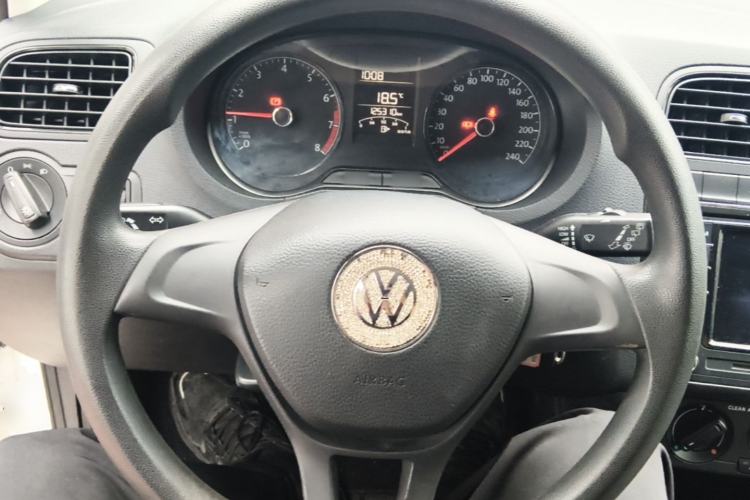 Used Volkswagen Polo 2016 1.4L Manual Fashion Model Steering Wheel