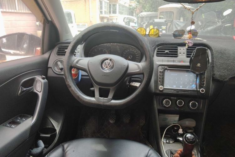 Used Volkswagen Polo 2016 1.4L Manual Fashion Model Steering Wheel