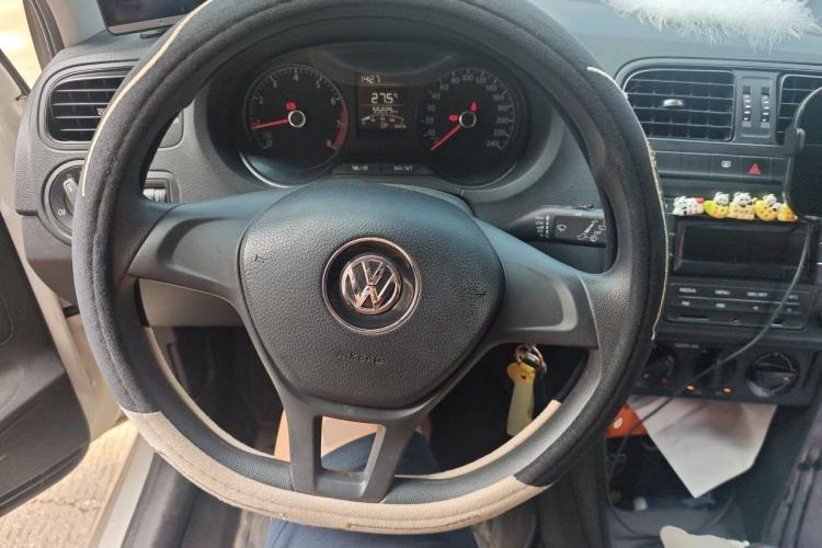 Used Volkswagen Polo 2016 1.4L Manual Fashion Model Steering Wheel
