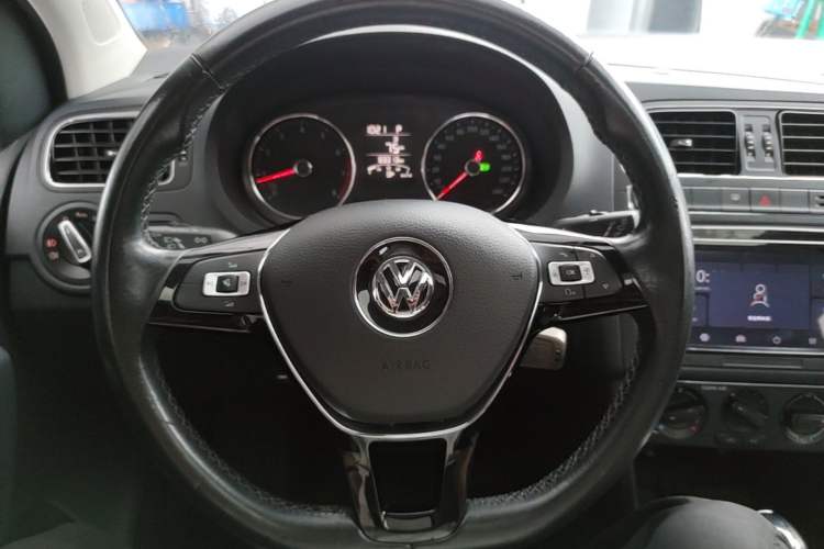 Used Volkswagen Polo 2016 1.6L Automatic Comfort Model Steering Wheel