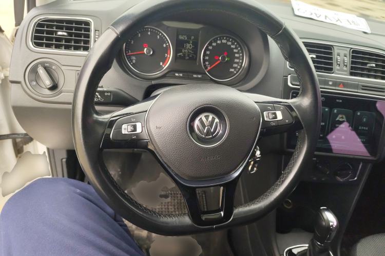 Used Volkswagen Polo 2016 1.6L Automatic Comfort Model Steering Wheel