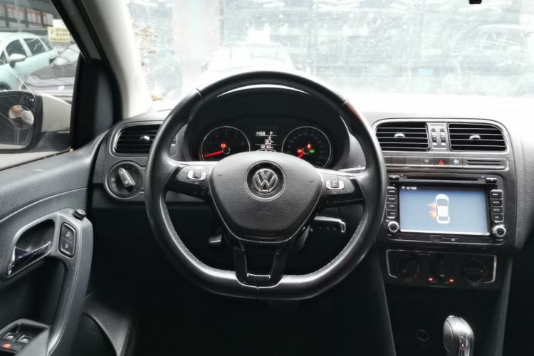 Used Volkswagen Polo 2016 1.6L Automatic Comfort Model Steering Wheel