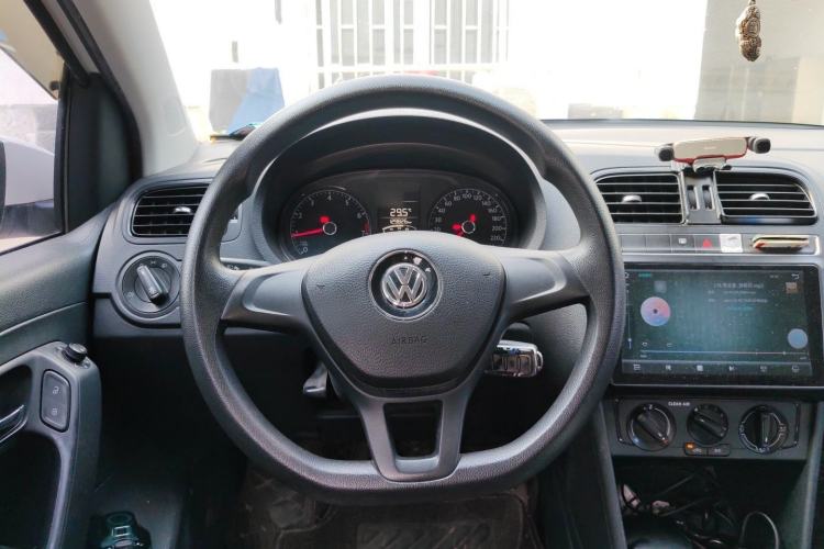 Used Volkswagen Polo 2016 1.4L Manual Fashion Model Steering Wheel