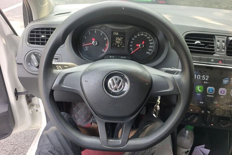 Used Volkswagen Polo 2016 1.4L Manual Fashion Model Steering Wheel