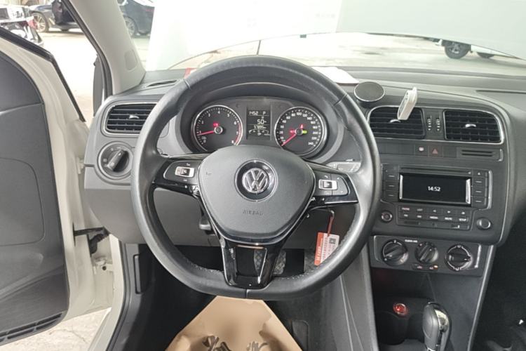Used Volkswagen Polo 2016 1.6L Automatic Comfort Model Steering Wheel
