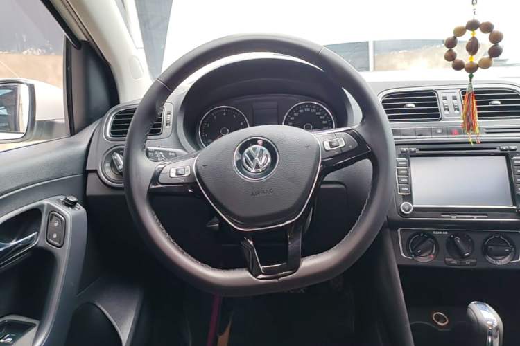 Used Volkswagen Polo 2016 1.6L Automatic Comfort Model Steering Wheel