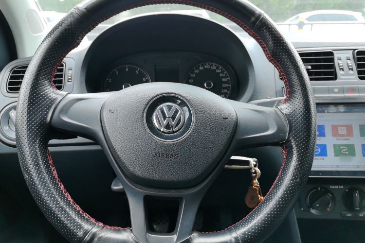 Used Volkswagen Polo 2016 1.4L Manual Fashion Model Steering Wheel