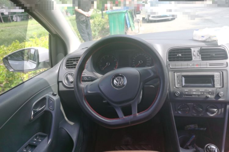 Used Volkswagen Polo 2016 1.4L Manual Fashion Model Steering Wheel