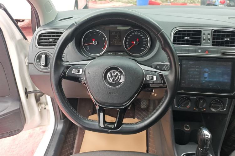 Used Volkswagen Polo 2016 1.6L Automatic Comfort Model Steering Wheel