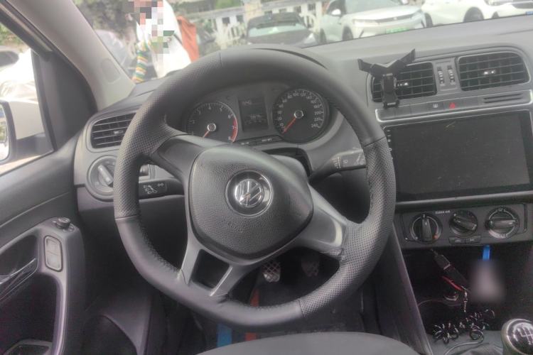 Used Volkswagen Polo 2016 1.4L Manual Fashion Model Steering Wheel