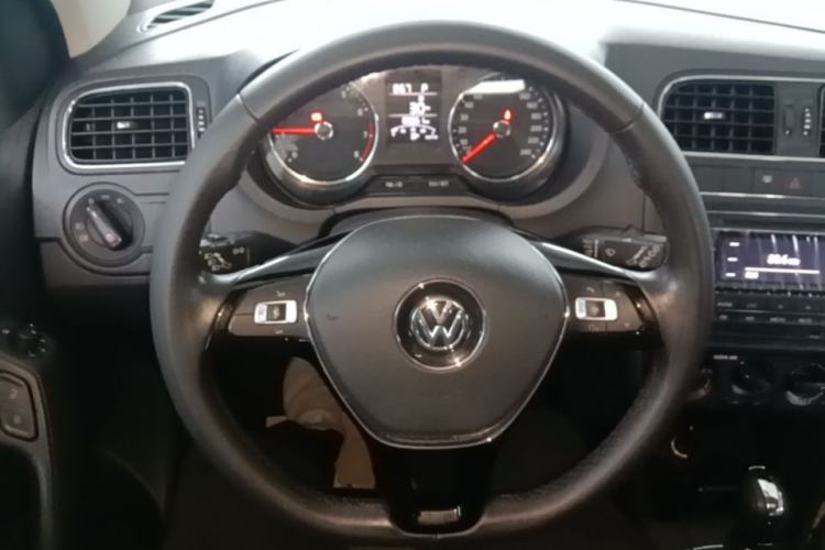 Used Volkswagen Polo 2016 1.6L Automatic Comfort Model Steering Wheel