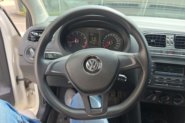 Used Volkswagen Polo 2016 1.4L Manual Fashion Model Steering Wheel