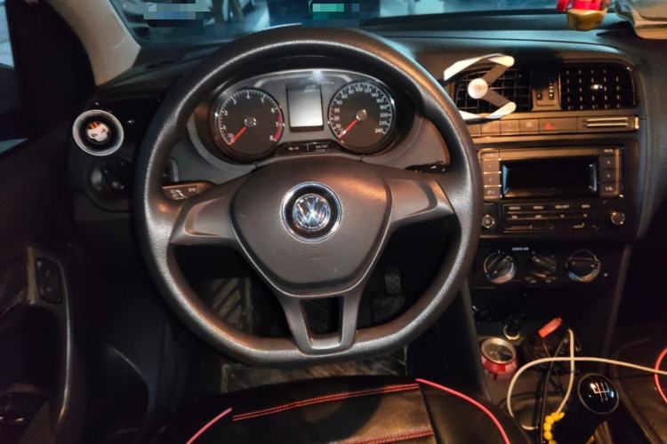 Used Volkswagen Polo 2016 1.4L Manual Fashion Model Steering Wheel