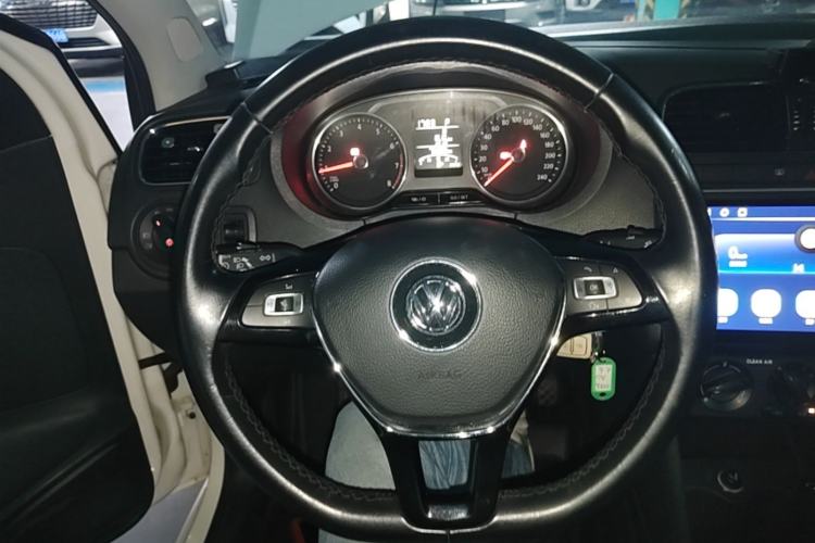 Used Volkswagen Polo 2016 1.6L Automatic Comfort Model Steering Wheel