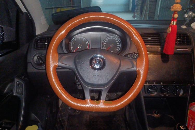 Used Volkswagen Polo 2016 1.4L Manual Fashion Model Steering Wheel