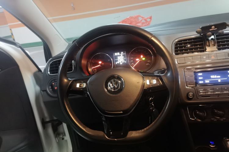 Used Volkswagen Polo 2016 1.6L Automatic Comfort Model Steering Wheel