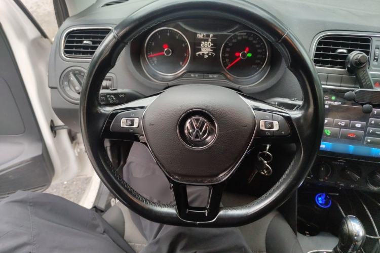 Used Volkswagen Polo 2016 1.6L Automatic Comfort Model Steering Wheel