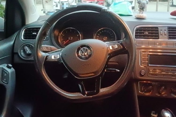 Used Volkswagen Polo 2016 1.6L Automatic Comfort Model Steering Wheel