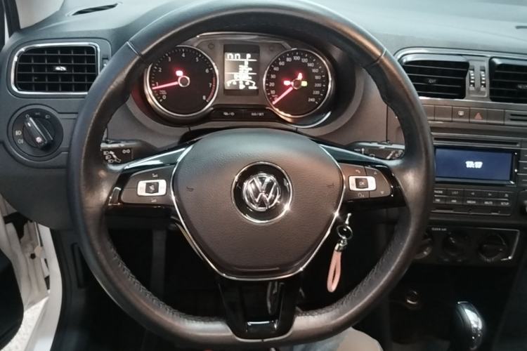 Used Volkswagen Polo 2016 1.6L Automatic Comfort Model Steering Wheel
