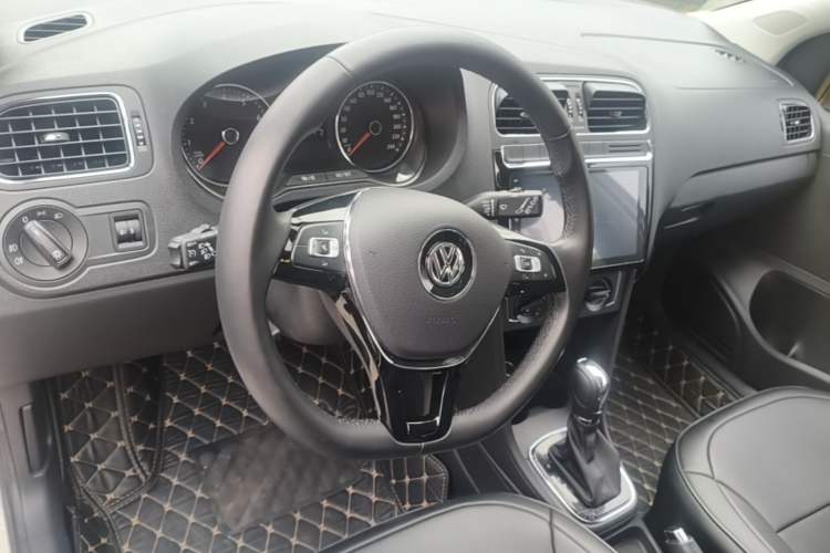 Used Volkswagen Polo 2016 1.6L Automatic Comfort Model Steering Wheel