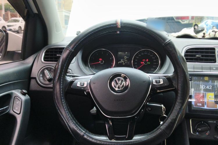 Used Volkswagen Polo 2016 1.6L Automatic Comfort Model Steering Wheel