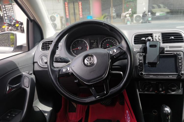 Used Volkswagen Polo 2016 1.6L Automatic Comfort Model Steering Wheel