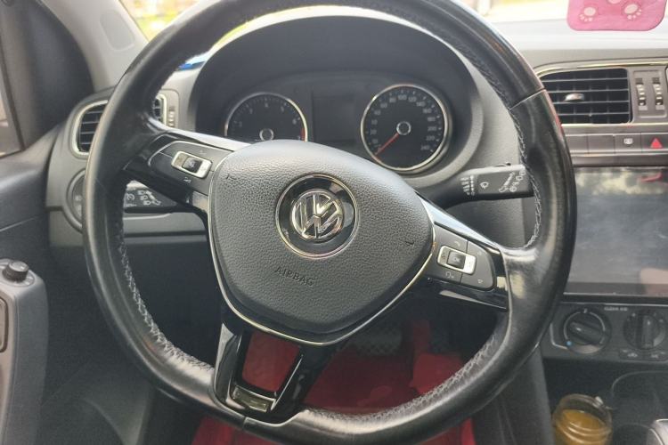 Used Volkswagen Polo 2016 1.6L Automatic Comfort Model Steering Wheel
