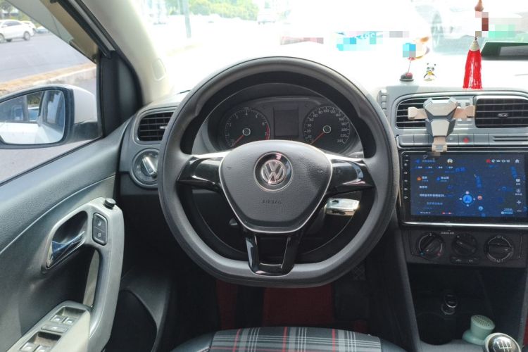 Used Volkswagen Polo 2016 1.4L Manual Fashion Model Steering Wheel