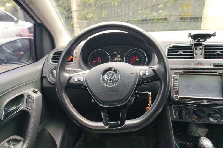 Used Volkswagen Polo 2016 1.6L Automatic Comfort Model Steering Wheel