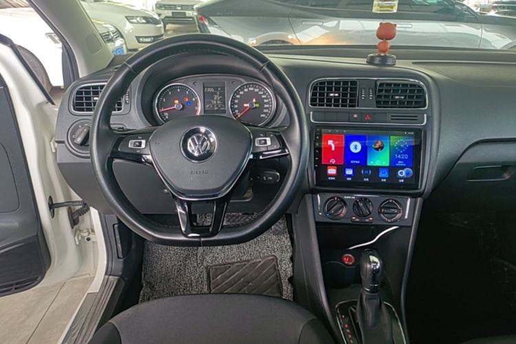 Used Volkswagen Polo 2016 1.6L Automatic Comfort Model Steering Wheel
