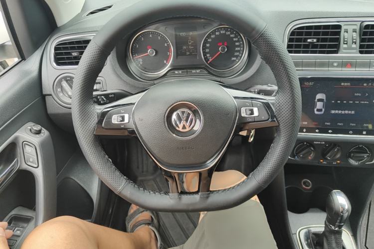 Used Volkswagen Polo 2016 1.6L Automatic Comfort Model Steering Wheel