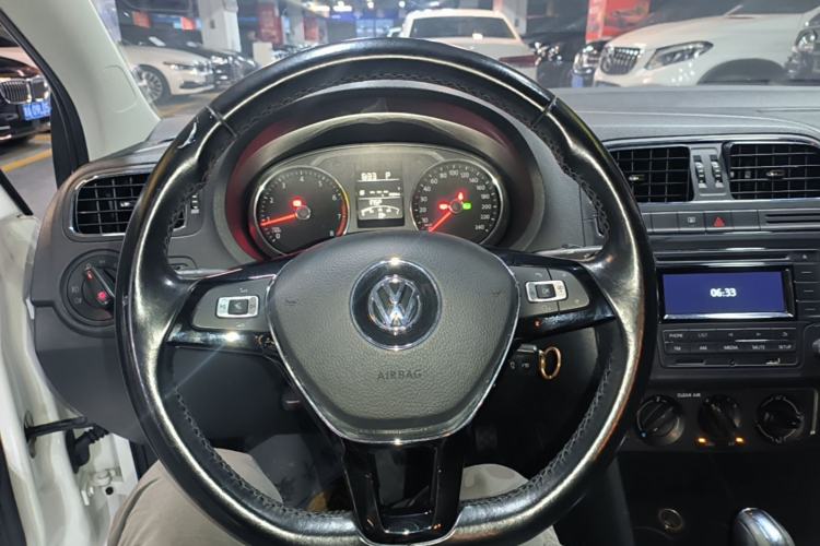 Used Volkswagen Polo 2016 1.6L Automatic Comfort Model Steering Wheel