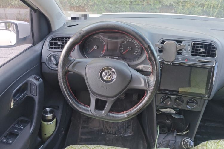 Used Volkswagen Polo 2016 1.4L Manual Fashion Model Steering Wheel