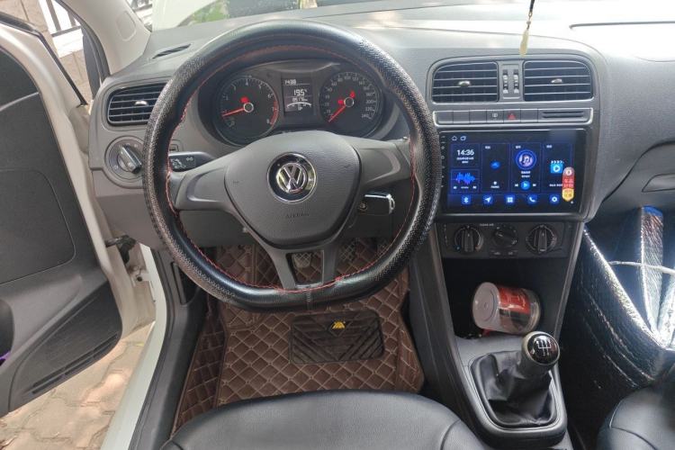 Used Volkswagen Polo 2016 1.4L Manual Fashion Model Steering Wheel