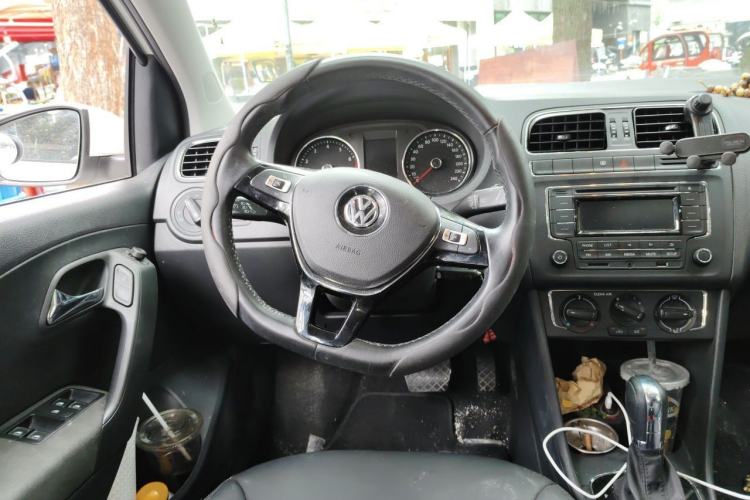 Used Volkswagen Polo 2016 1.6L Automatic Comfort Model Steering Wheel