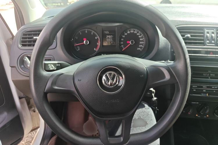 Used Volkswagen Polo 2016 1.4L Manual Fashion Model Steering Wheel