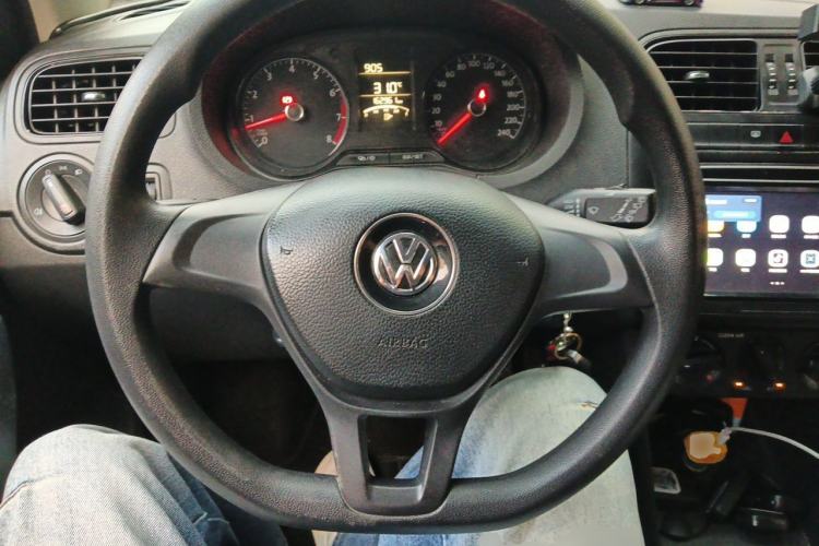 Used Volkswagen Polo 2016 1.4L Manual Fashion Model Steering Wheel