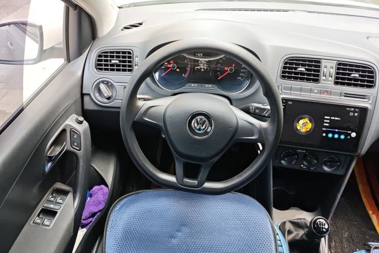Used Volkswagen Polo 2016 1.4L Manual Fashion Model Steering Wheel