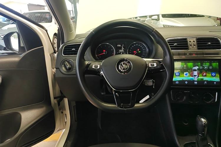 Used Volkswagen Polo 2016 1.6L Automatic Comfort Model Steering Wheel