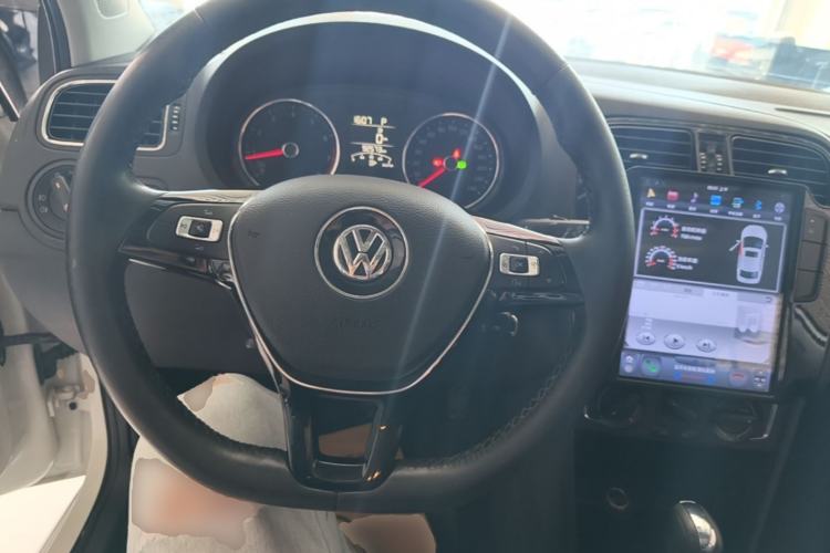 Used Volkswagen Polo 2016 1.6L Automatic Comfort Model Steering Wheel