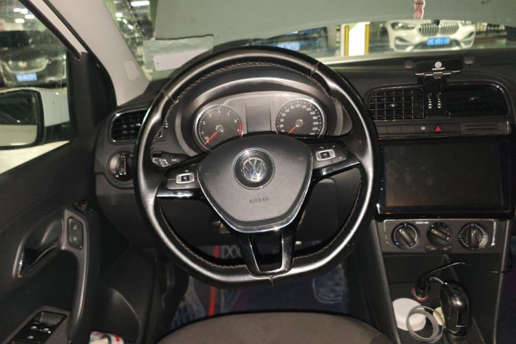Used Volkswagen Polo 2016 1.6L Automatic Comfort Model Steering Wheel