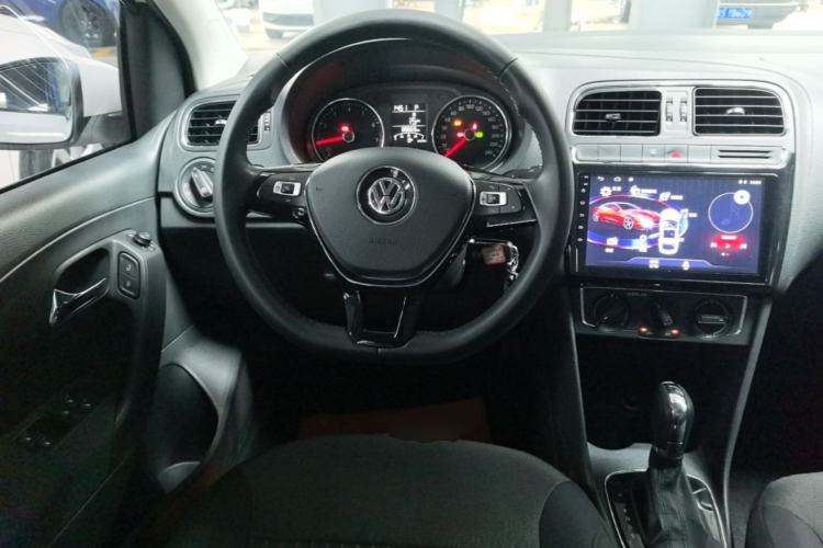 Used Volkswagen Polo 2016 1.6L Automatic Comfort Model Steering Wheel